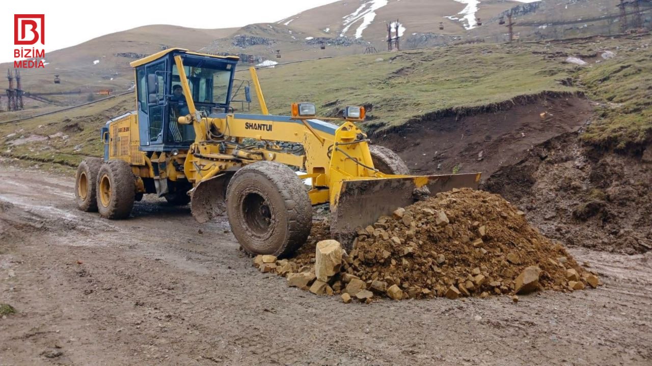721 nəfərin yaşadığı qəsəbənin rayon mərkəzi ilə nəqliyyat əlaqəsi kəsilib FOTO